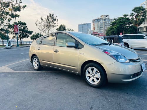 Prius 06 (បង់រំលស់100%)