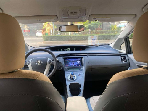PRIUS 2010  FOR RENT 租一辆车