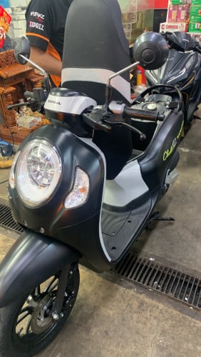 Scoopy 024 ក្រុមហ៊ុន 25 ចរចារ
