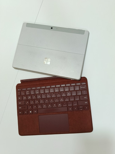 Surface Go មួយទឹក