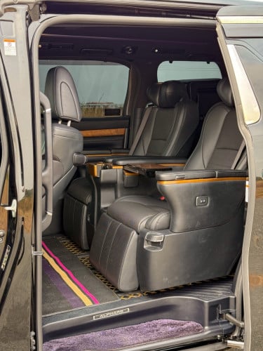 Toyota Alphard executive lounge 2017 កៅអីធំ