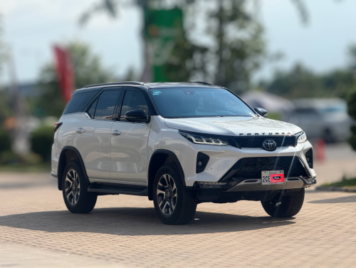 TOYOTA FORTUNER LEGENDER 2025