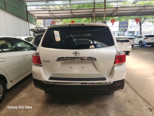 TOYOTA HIGHLANDER 2011