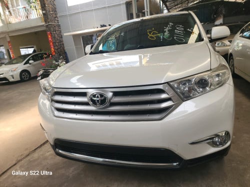 TOYOTA HIGHLANDER 2011