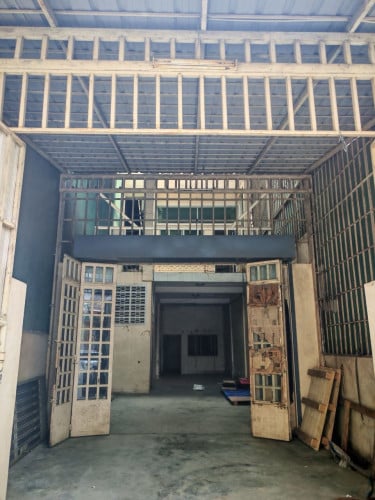 ផ្ទះជួល ( ធ្វើឃ្លាំងស្តុកឥវ៉ាន់បានច្រើន)