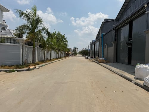 ដីលក់នៅឈូកវ៉ា1ជិតផ្លូវ2011