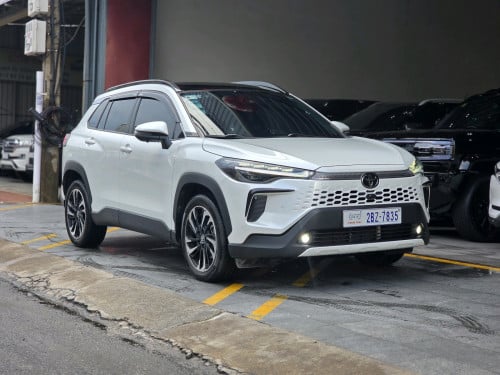 ប្រូម៉ូសិនពិសេស! 2024 TOYOTA COROLLA CROSS ឡានថ្មីខ្លាំងម្ចាស់ដេីមទិញពីក្រុមហ៊ុនផ្ទាល់