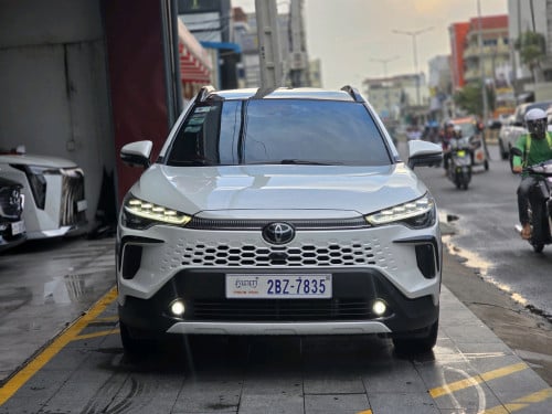 ប្រូម៉ូសិនពិសេស! 2024 TOYOTA COROLLA CROSS ឡានថ្មីខ្លាំងម្ចាស់ដេីមទិញពីក្រុមហ៊ុនផ្ទាល់