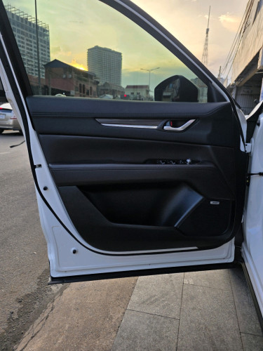 ប្រូម៉ូសិនពិសេស! 2026 MAZDA CX-8 ឡានថ្មីណាស់​ ទេីបប្រេីបានតែ17714 km ប៉ុណ្ណោះ!