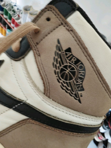 ស្បែកជើង Jordan 1 High Mocha size 43-44