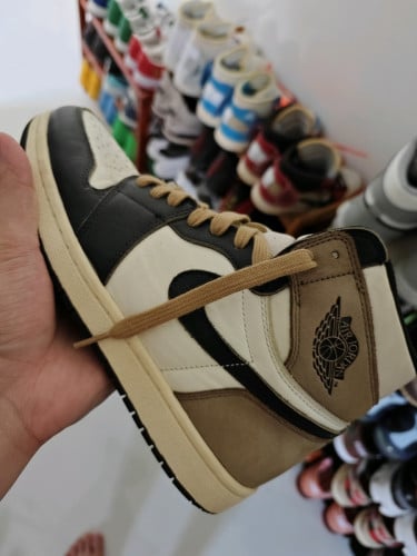 ស្បែកជើង Jordan 1 High Mocha size 43-44