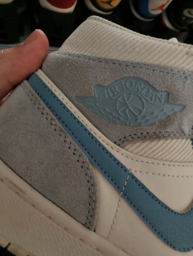 ស្បែកជើង Jordan 1 Mid - Size:44