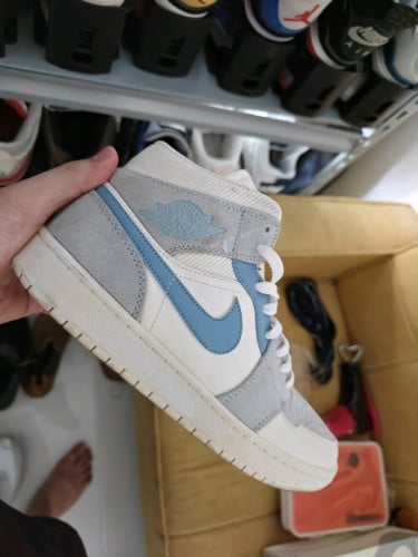 ស្បែកជើង Jordan 1 Mid - Size:44