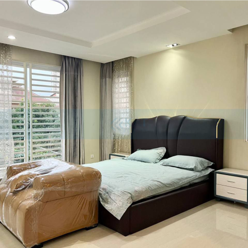 វីឡាឃីងសម្រាប់ជួល(កែង)/King Villa For Rent(Conner)