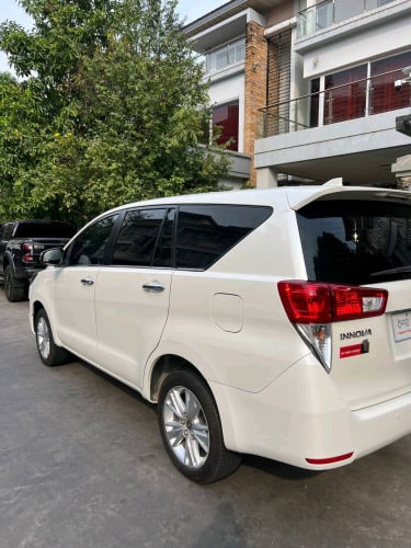 Toyota INNOVA ឆ្នាំ២០២០  7កៅអី ម្ចាស់ផ្ទាល់