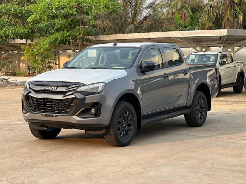 ⭐ ISUZU D.max Deluxe 1.9L ឆ្នាំ 2026 ថ្មី100% ( ទិញភ្លាមបានភ្លាម)ធានាតម្លៃពិសេស
