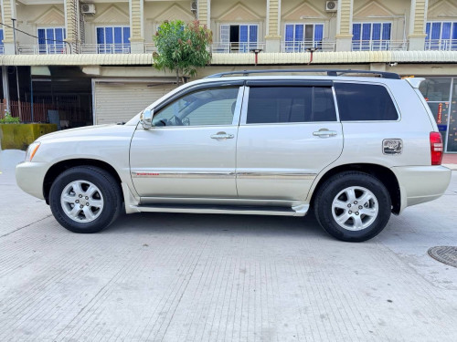 Highalander 2002 ម៉ាសុីន​V4 ទឹកថ្នាំសុីនច្រេីន​85%​ម៉ាញ៉ែត MC