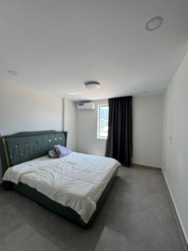 House 4room 1900$