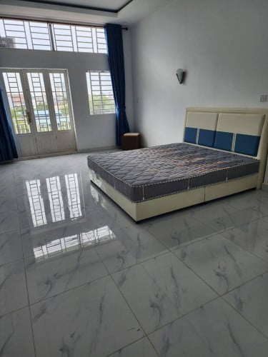 House 4room 1900$