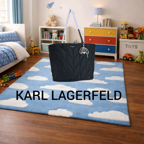 KARL LAGERFELD Hand bg