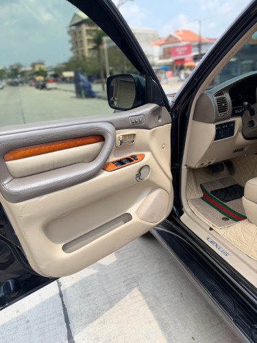 Lexus LX470 2003 full Option ទឹកថ្នាំសុីនច្រេីន​