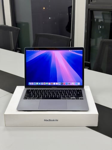 Macbook Air M1 នៅស្អាត99%  លក់ប្រញាប់លុយ 400ស្តើង