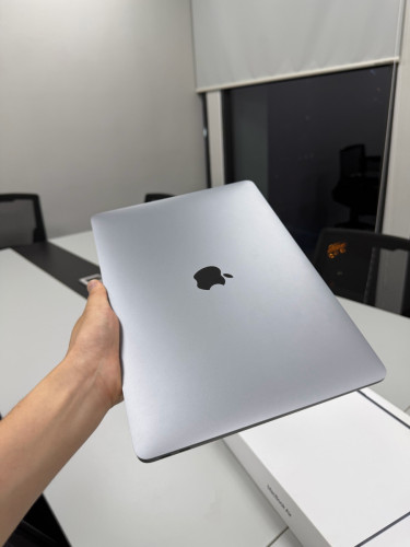 Macbook Air M1 នៅស្អាត99%  លក់ប្រញាប់លុយ 400ស្តើង