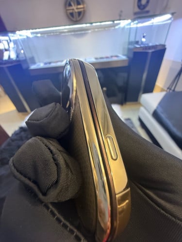 Motorola Aura Diamond