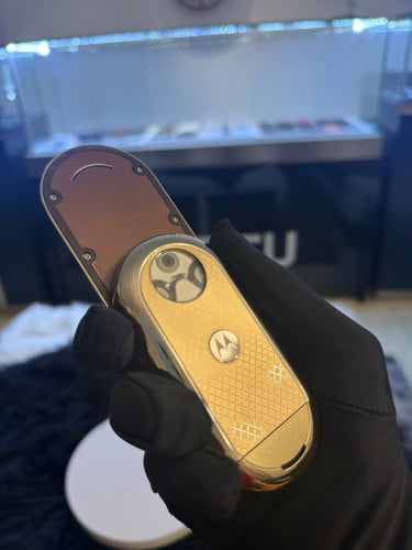 Motorola Aura Diamond