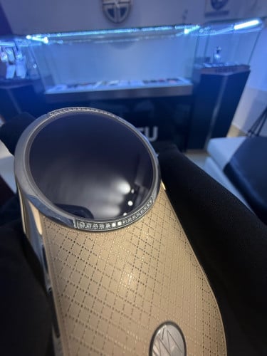 Motorola Aura Diamond