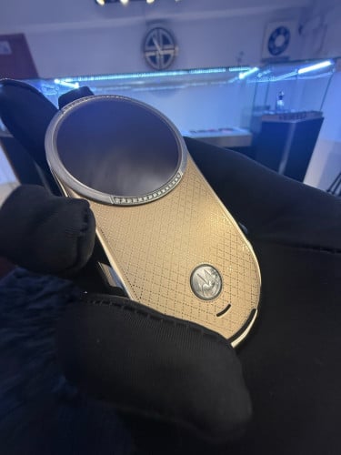 Motorola Aura Diamond
