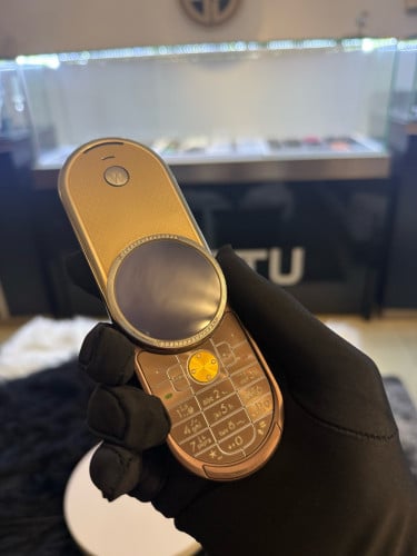 Motorola Aura Diamond
