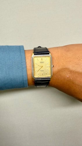 Original Ultra Rare Vintage SEIKO Dolce Tank Gold Textured Linen Dial with SGP 30 Dress Watch 1985