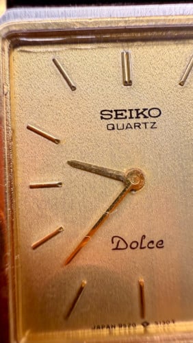 Original Ultra Rare Vintage SEIKO Dolce Tank Gold Textured Linen Dial with SGP 30 Dress Watch 1985
