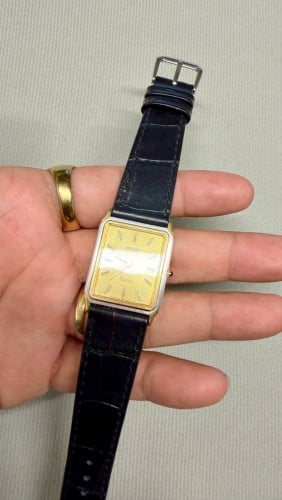 Original Ultra Rare Vintage SEIKO Dolce Tank Gold Textured Linen Dial with SGP 30 Dress Watch 1985