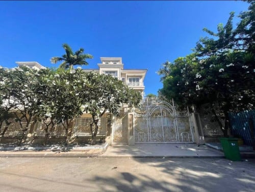 Queen Villa for rent at Phnom Penh Thmei