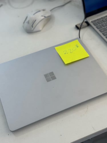Surface go 1 laptop