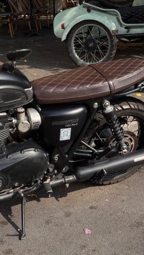 Triumph Bonneville T120 Black ACE edition