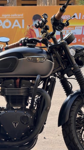 Triumph Bonneville T120 Black ACE edition