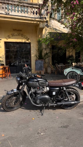 Triumph Bonneville T120 Black ACE edition