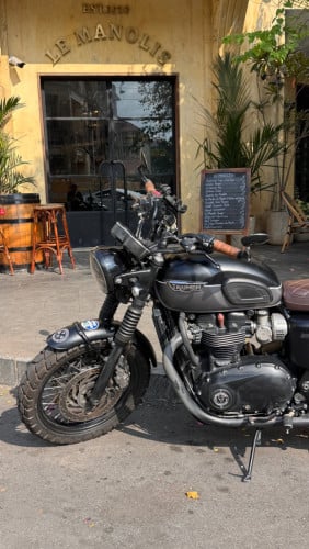 Triumph Bonneville T120 Black ACE edition