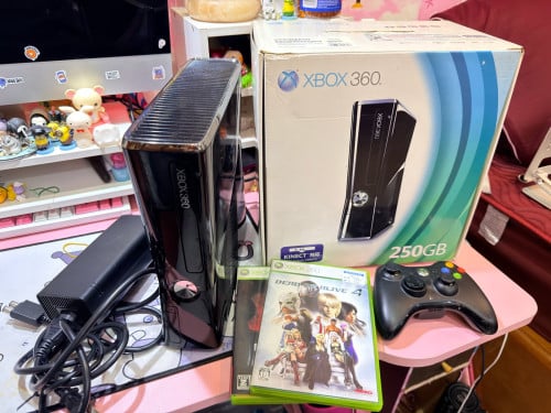 XBOX 360 slim