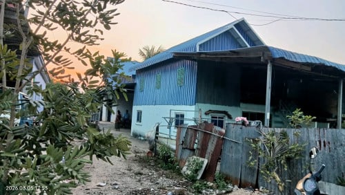 ដីមាន2ផ្ទះលក់ ៤៤០០០$