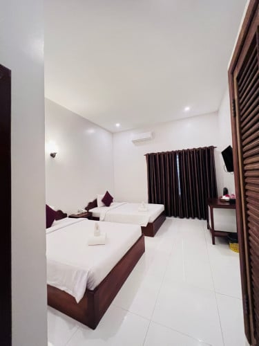 លក់បន្ទាន់ខ្លាំង​ម្ចាស់ផ្ទះ​ទៅនៅក្រៅប្រទេស
