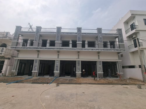 ផ្ទះល្វែងអាជីវកម្ម