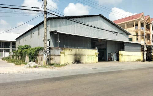 ឃ្លាំងលក់ @ផ្លូវឌួងងៀប ២