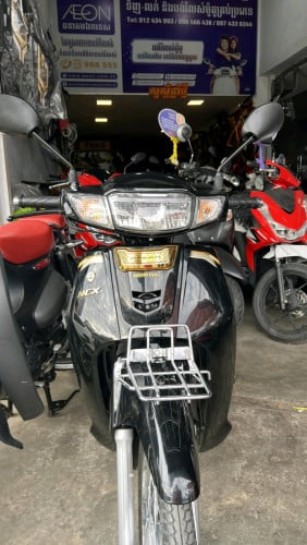 ហាង លឹមហ៑ួរ មានទាំងម៉ូតូថ្មី១តឹក