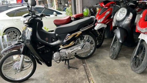 ហាង លឹមហ៑ួរ មានទាំងម៉ូតូថ្មី១តឹក