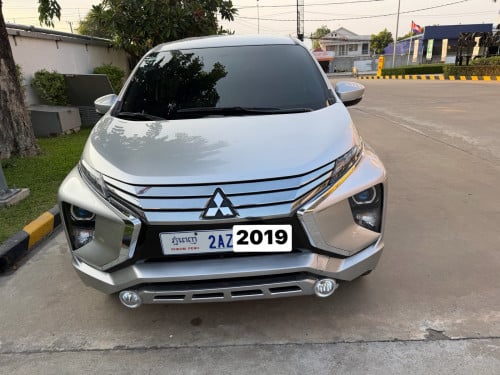 ឡានលក់ឆ្នាំ2019នាំចូលតាមក្រុមហ៊ុនលក់18800$-016444430