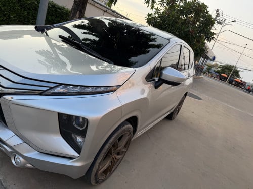 ឡានលក់ឆ្នាំ2019នាំចូលតាមក្រុមហ៊ុនលក់18800$-016444430